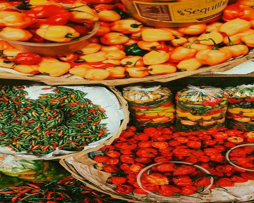 Ingredientes frescos típicos de plazas de mercado en Colombia